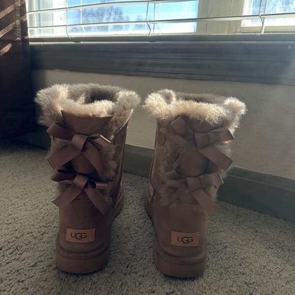 UGG Women's Bailey Bow II - Picture 5 of 8
